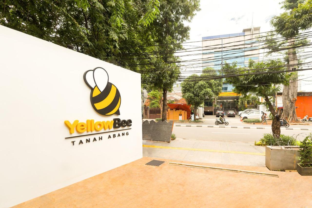 Yellow Bee Tanah Abang Giacarta Esterno foto